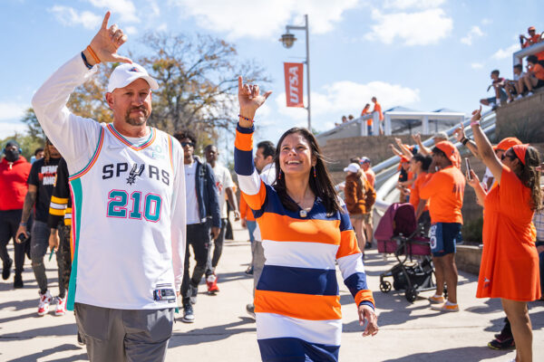 Jeff Traylor and Lisa Campos greet fans