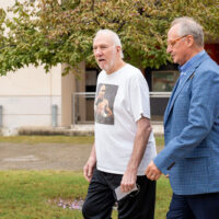 Spurs Head Coach Gregg Popovich and UTSA President Taylor Eighmy had a friendly chat.