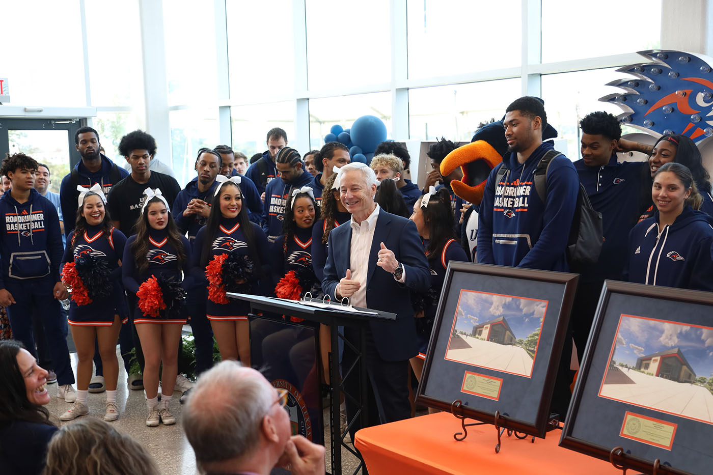 Gene Dawson speaks to the ceremony's attendees