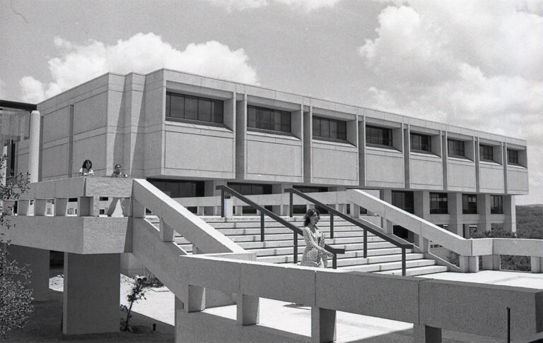Black and white photo of a concrete building